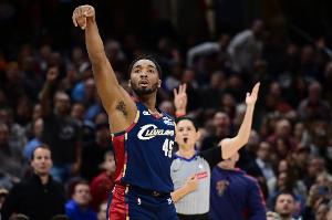 赛季至今总三分命中数榜：米切尔居首 哈登&克尼佩尔第3 库里第6