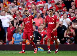 前红军队友萨拉赫社媒晒独自训练照，阿诺德点赞