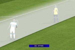 活久见之鞋钉越位麦卡哥哥3-3扳平球被吹，脚后跟越位一丝丝