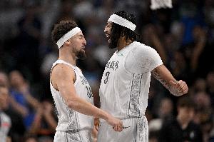 热度起来了！王船侠或拆队字母哥深陷流言 “NBA交易市场”登热搜