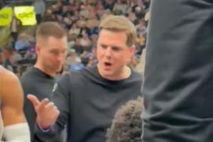 肉眼可见红温！爵士教练：每场都这样我TM真受够了！都TM拼命点！