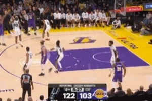 拼尽全力！斯玛特外线开炮 射落个人本场第7记三分