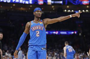 如日中天！亚历山大半场8中6砍17分6助 罚球3中3&正负值+28