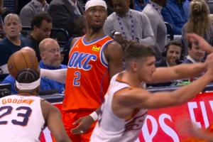 亚历山大被阿伦恶犯惊出表情包！主角霍姆格伦转发：