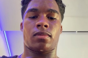 恩德里克晒健身后满头大汗视频：继续前行，永不止步