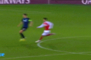 斯坦科维奇单刀低射，拉亚倒地献关键扑救