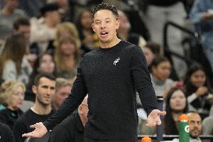 米奇·约翰逊：凯尔登是我们的精神支柱 下场对雷霆会是场硬仗