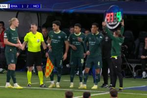 曼城连换三人！哈兰德、福登被换下，马尔穆什、萨维尼奥出场