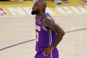 19分15板8助3帽！沃西：詹姆斯今日活力十足 他正在逐渐找回状态