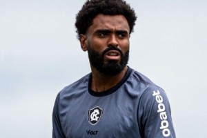 记者：巴甲升班马队长卡奥即将前往中国踢球，转会费20万美元