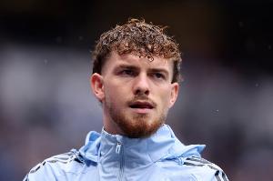 邮报：维拉无意买断埃利奥特，球员已2个月没比赛身陷困境