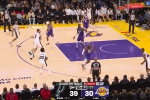 持续发力！尚帕尼空位三分命中 马刺获得两位数领先