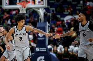 吉诺比利：马刺的表现太精彩了 熬夜到11点以后也值了