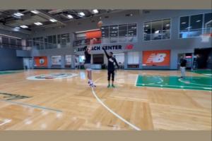 这恢复速度也太夸张了！塔图姆已经在进行1V1的单挑训练了