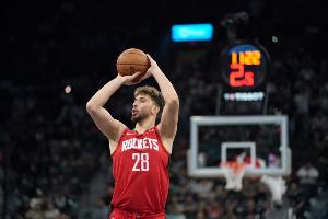 复出效率不错！申京半场7中5得13分7板2助3断