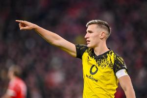 记者:施洛特贝克对转会拜仁持开放态度 拜仁在等于帕就续约做决定