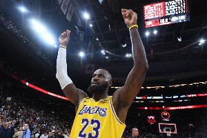 老詹连续1297场上双纪录终结！甜瓜：总会有人打破这个纪录的！