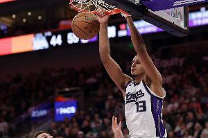 中规中矩！基根·穆雷上半场9投4中 拿到9分4篮板2抢断