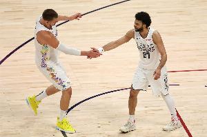 差得不少！掘金全场送35次助攻比国王多14次 约基奇&穆雷共17次