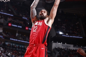 兢兢业业的海王！亚当斯4中2得4分6板2助2断