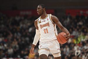 状态一般！迪亚洛上半场9投3中&罚球4中1 得到8分1板1助1帽