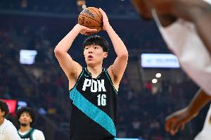 开拓者媒体人：杨瀚森要提升3分等基础技能 目标是成为可靠的替补