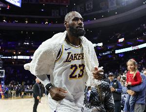 詹姆斯接受更小角色还能继续打？铁林：那他也要相应接受更小合同