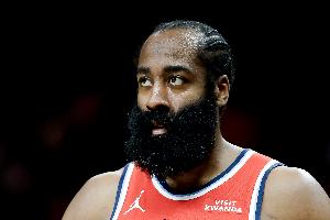 船记：快船总能在关键时刻犯低级错误 以各种方式输球