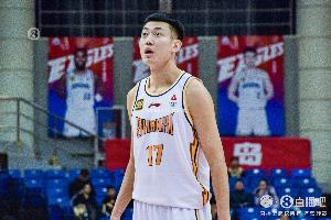 有点猛啊！焦海龙半场7中6高效砍下两队最高15分外加4篮板