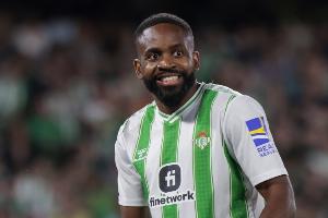 佩工：很遗憾巴坎布今天错失进球良机，但这就是足球