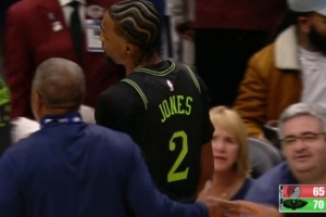 主裁判解释驱逐赫伯特·琼斯：他对裁判连续使用侮辱性语言