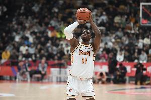 手感一般！迪亚洛17投7中&罚球7中2 得到17分7板2攻1断2帽