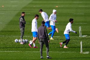 球员批教练！TA：阿隆索向球员做出让步，减少看录像的次数和时长