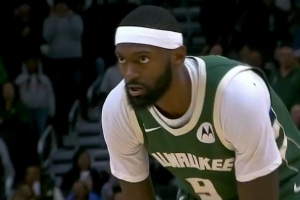 性情中人！波蒂斯转身后仰中投命中 咆哮挑衅吃T&被布朗推了一把