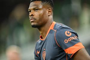 米体：邓弗里斯换掉了门德斯，若明夏有顶级豪门求购仍会考虑转会