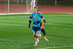 TA：赫伊森有望对阵阿拉维斯复出，姆巴佩和卡马文加能否出战成疑