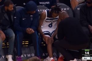 难得首发！海兰德膝盖不适 先下场回到替补席