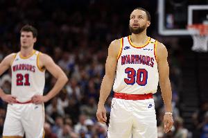 静雨：库里是历史第一巨人杀手 波斯特是火鸡系&关键时刻呆若木鸡