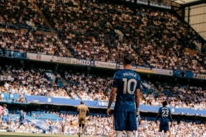 帕尔默社媒晒照：明天终于能在主场复出，让我们一起摆脱困境