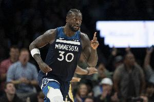 猛人！兰德尔半场10投5中得19分5板2助 一顿强杀8罚8中