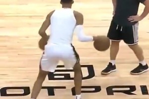 这天赋谁顶得住啊？16岁的文班在训练中，可以随便单吃戈贝尔