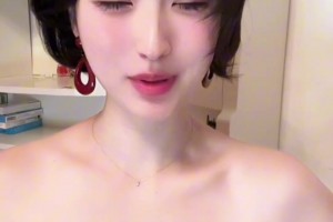 安菲尔德球场求婚！两名皇家马德里球迷即将步入婚姻殿堂！