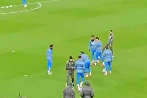 嘘声震耳欲聋！诺德在热身时被安菲尔德球迷报以嘘声