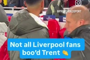 利物浦队博主：球迷为阿诺德鼓掌，他毫无表示