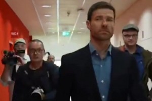 有内鬼？TA：阿隆索曾钓鱼测试出皇马更衣室确实有人泄密