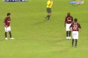 西多夫做球卡卡架炮！当年帕托在米兰的待遇也是没谁了！