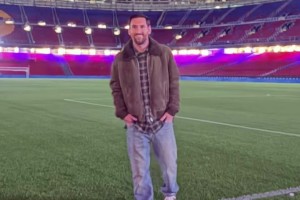 泪目！梅西晒照重返诺坎普：“但愿有天能归来”