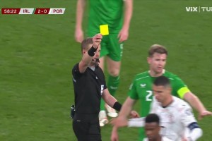 【集锦】世预赛-C罗报复性肘击染红 葡萄牙0-2爱尔兰无缘提前出线