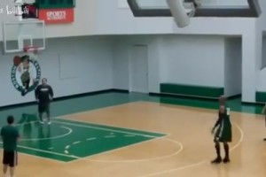 毫不吝啬赞美！安东尼狂吹约基奇：他能抓住你防守的每一个漏洞！