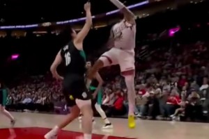 韦德此前：杨瀚森天赋让我想起前队友王治郅！大郅打球也很聪明！